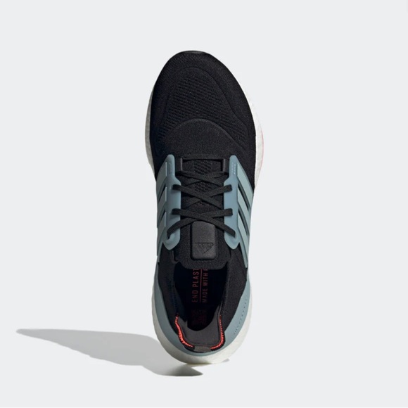 Men's Adidas Ultraboost 22 Shoes - Picture 2 of 5